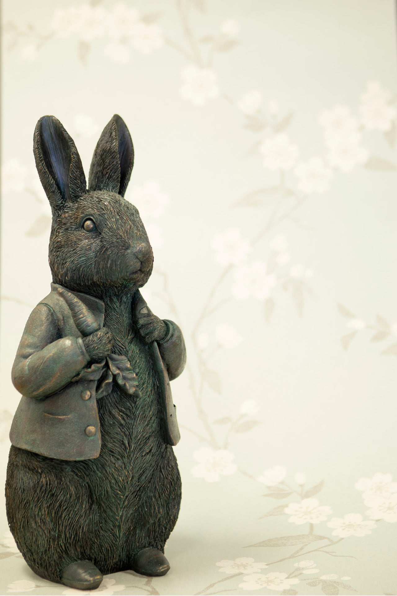London Ornaments Master Rabbit