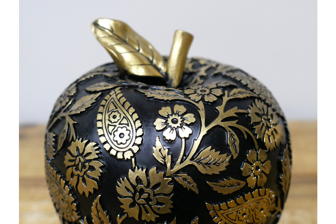 Dutch Imports Gold & Black Apple