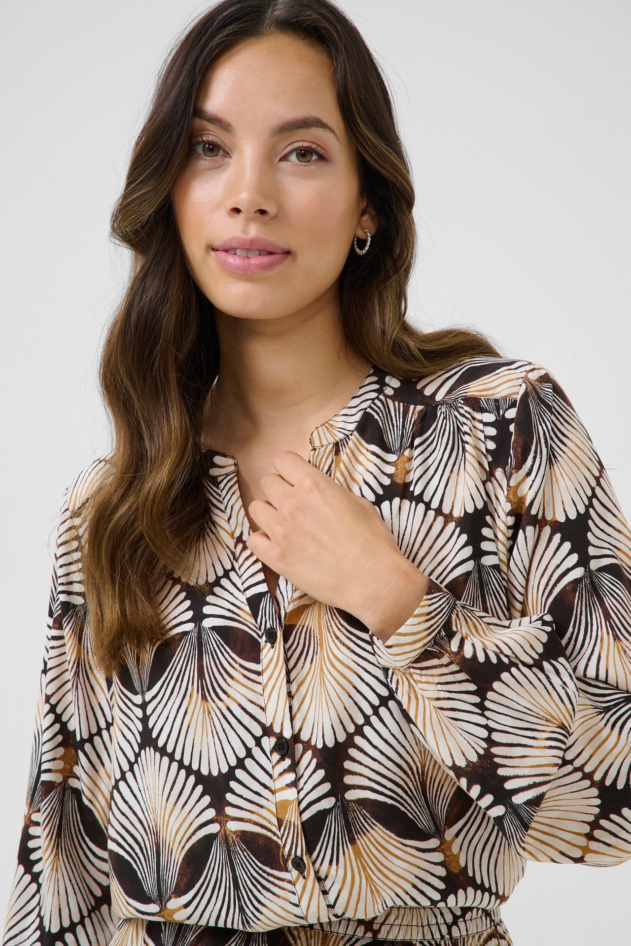 Cream TIAH Shirt - Black Brown Shell