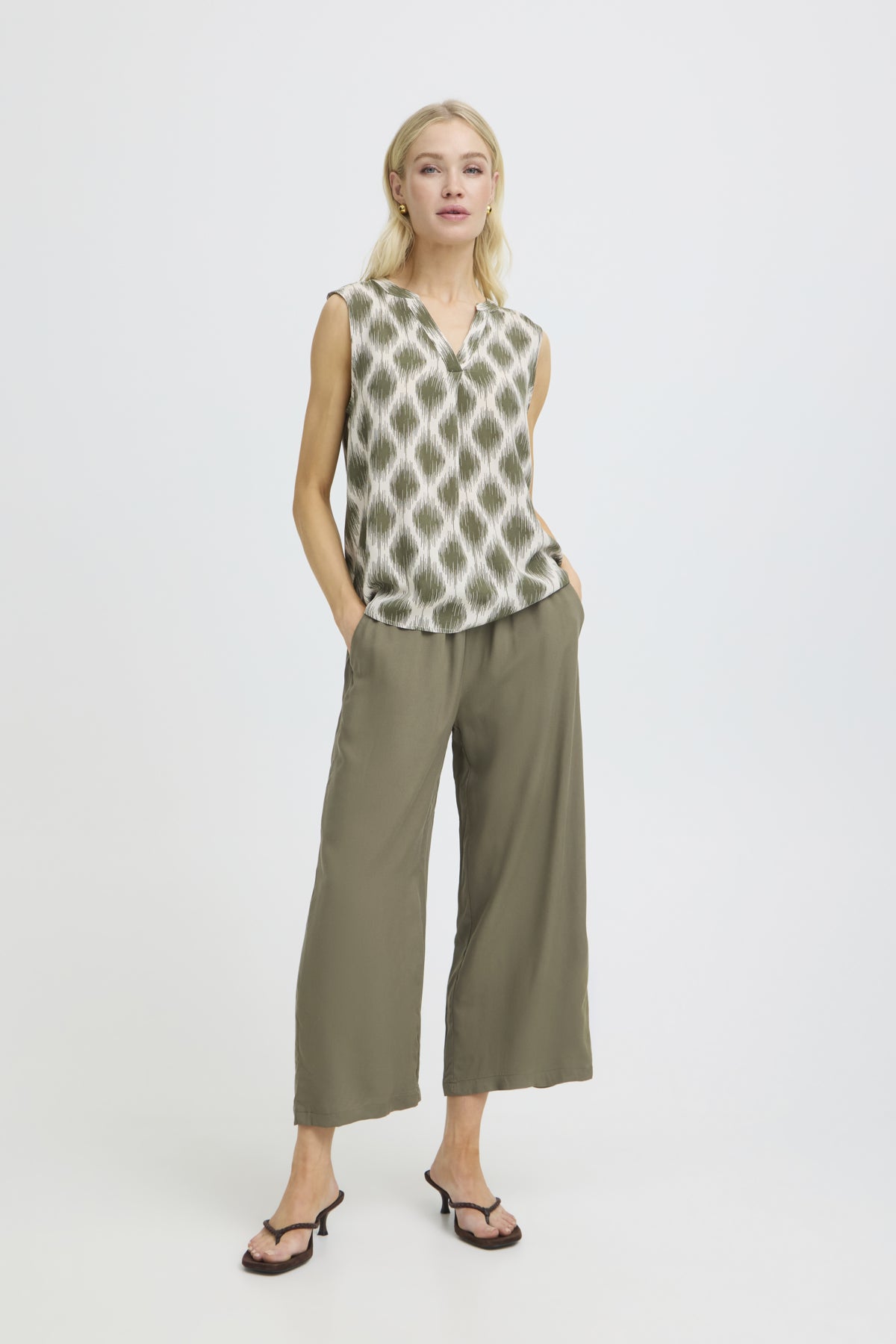 B Young JOELLA Crop Trousers - Ogee Ikat Kalamata