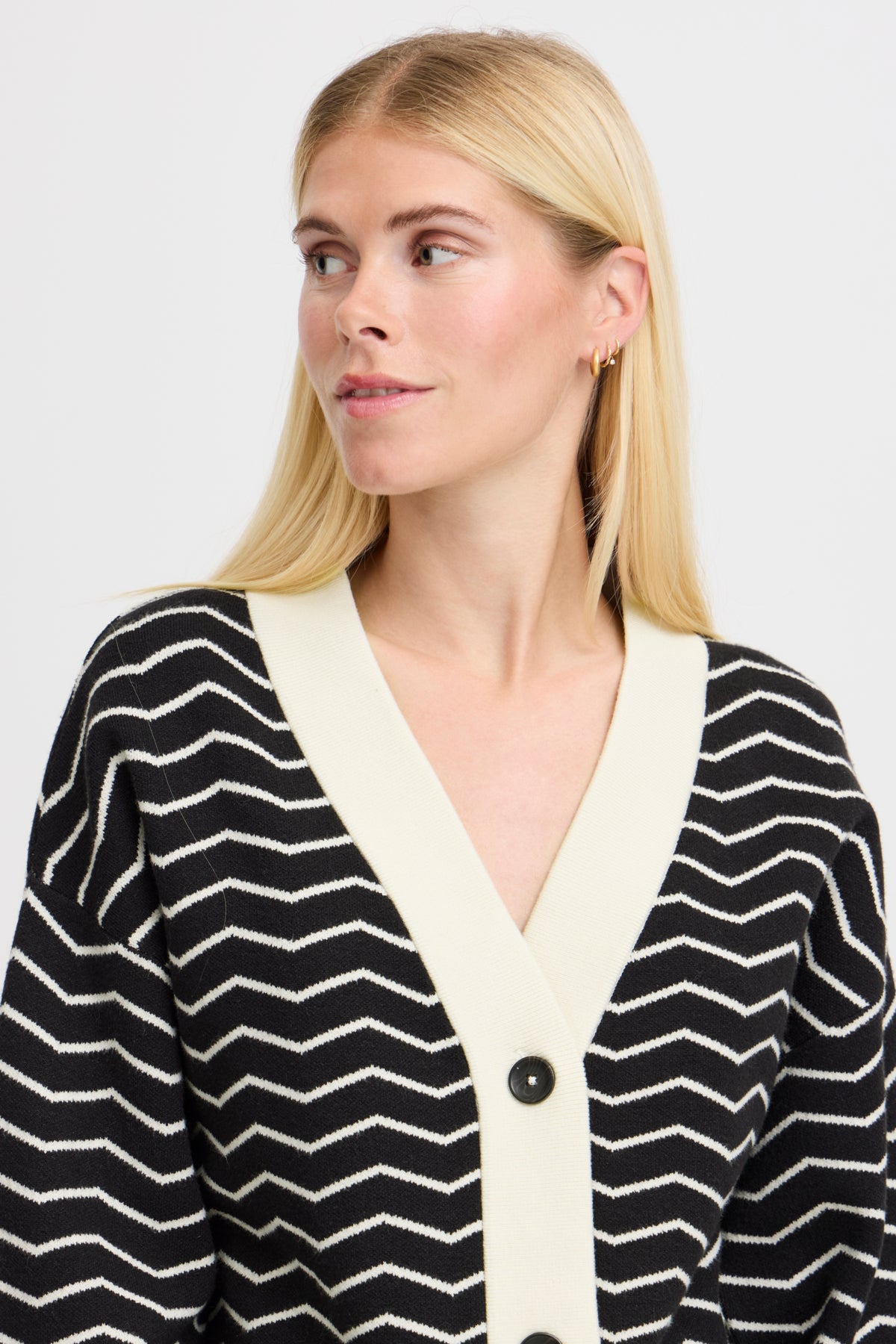 B Young OTARI Zig Zag Cardigan - Black and white pattern