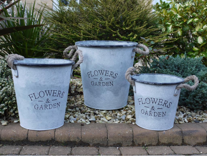Dutch Imports Set of 3 Metal Buckets With Rope Handles