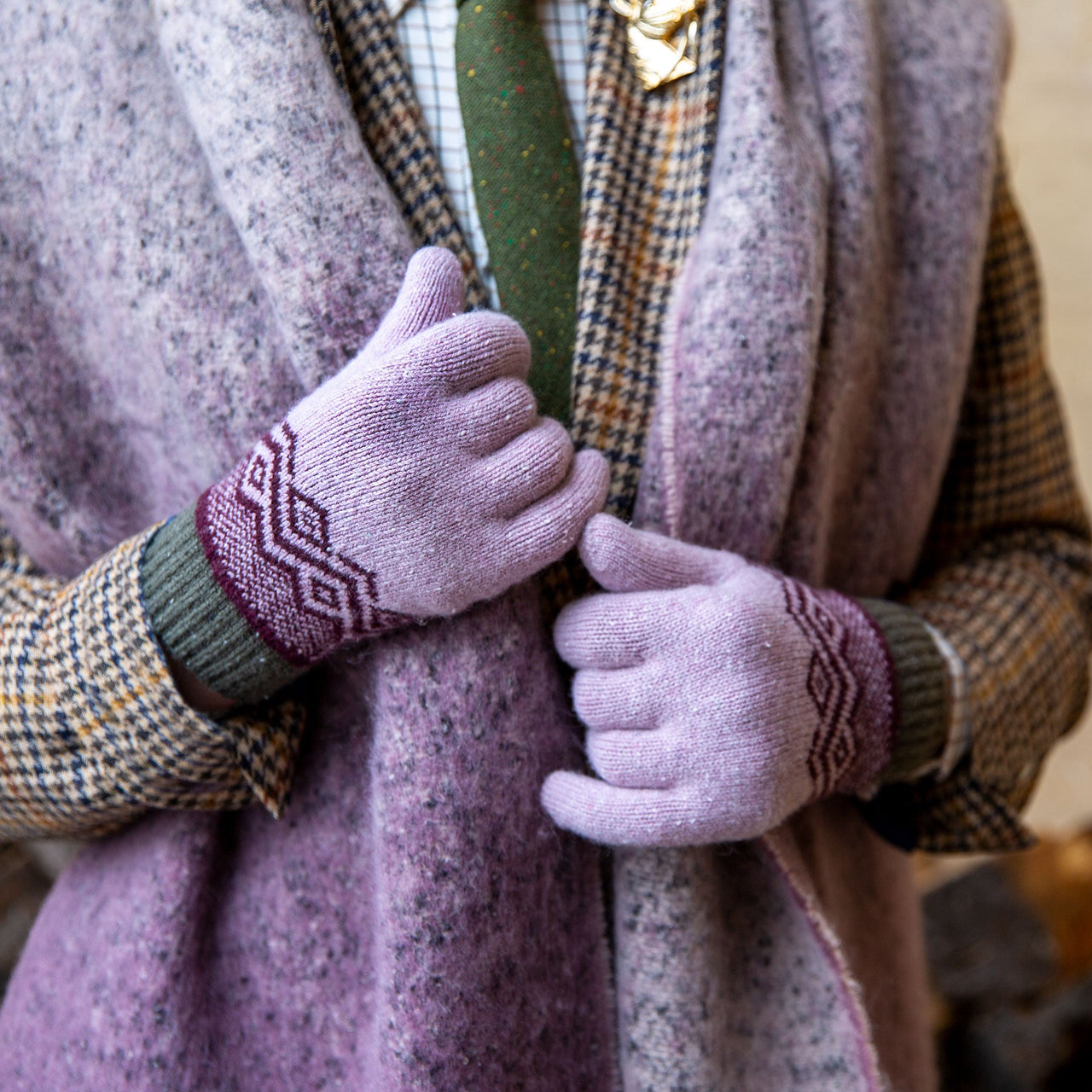 DENTS Women's Reversible Ombre Blanket Scarf - Mauve