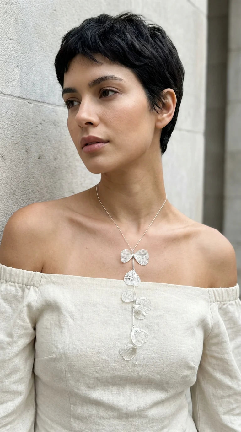 Envy Silver Flower Necklace