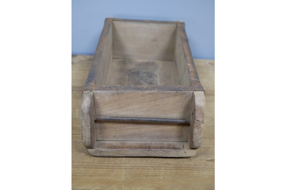 Dutch Imports Brick Mould