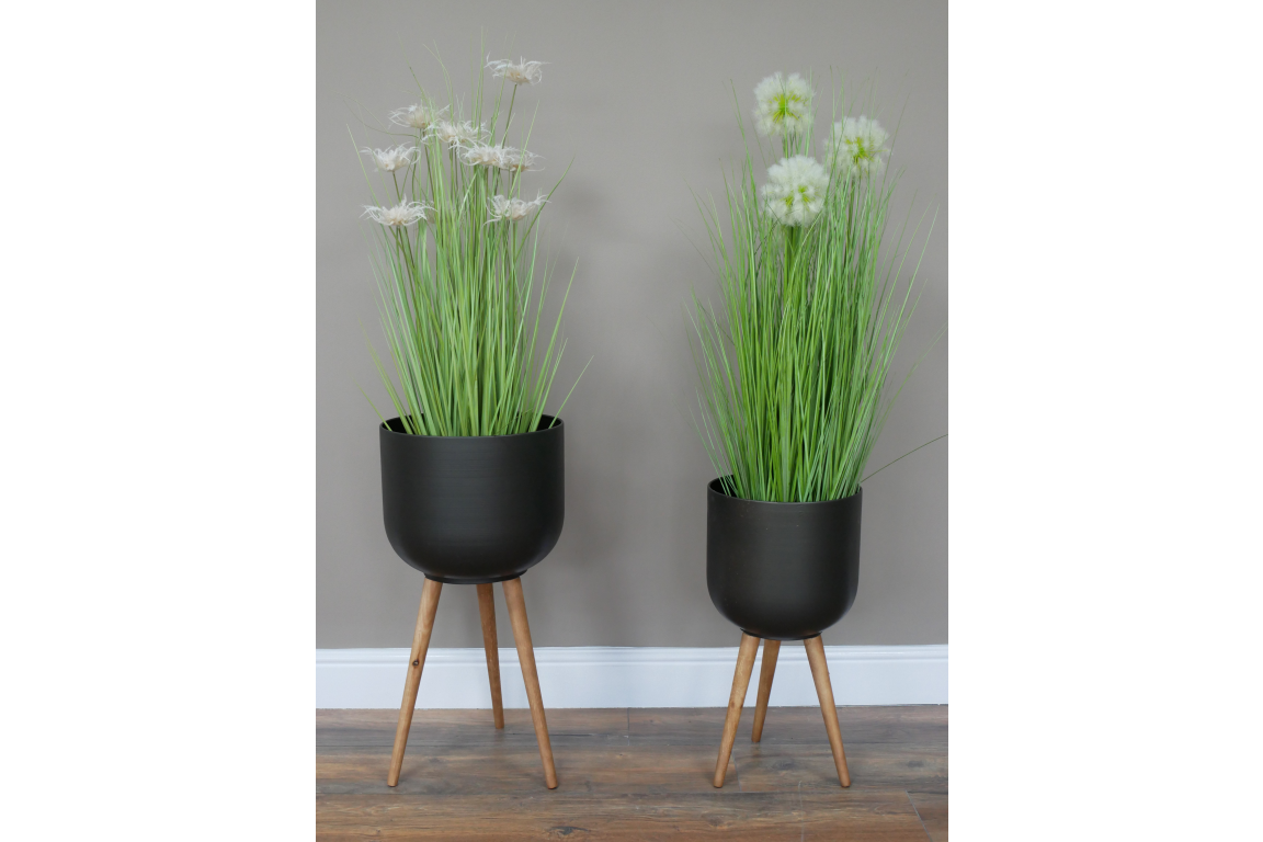 Dutch Imports Plant  Pot On Wooden Legs