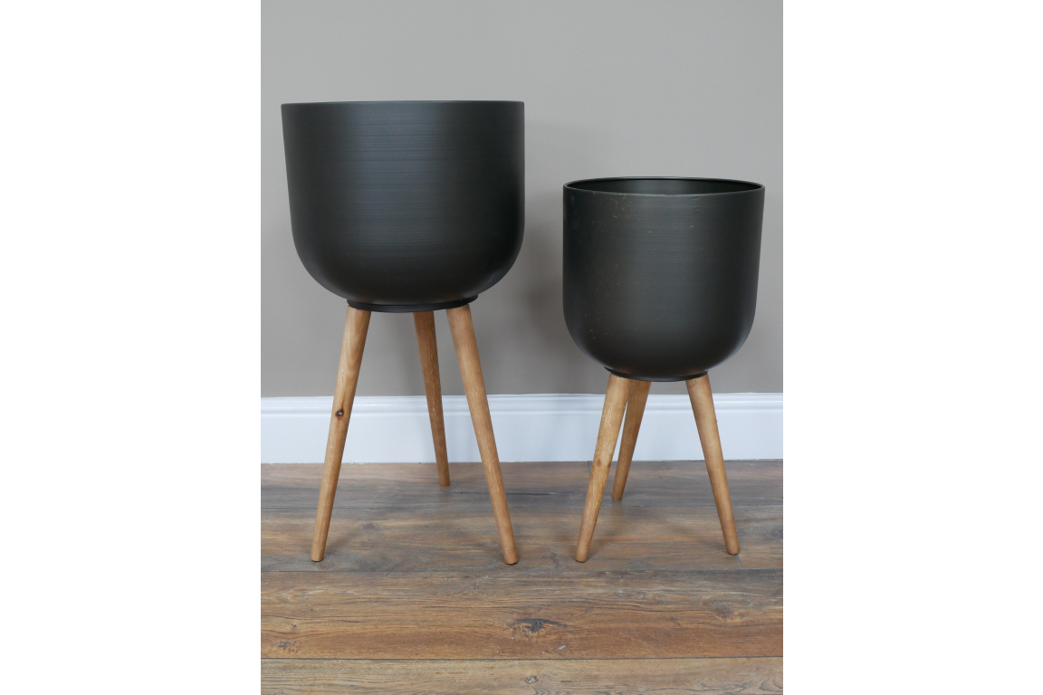 Dutch Imports Plant  Pot On Wooden Legs