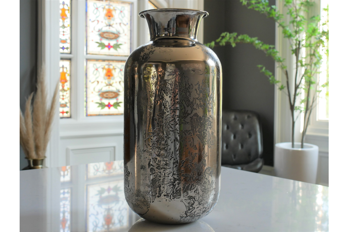 Dutch Imports Aluminium Silver Vase - Small