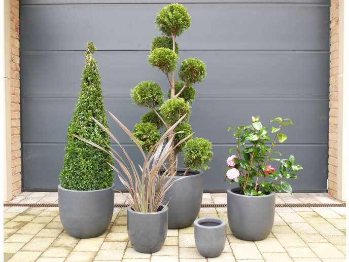 Dutch Imports Set Of Five Clay Planters