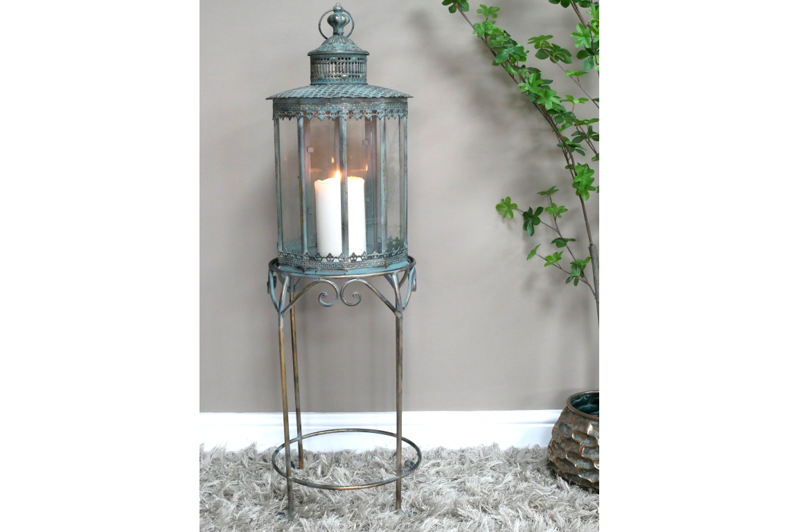 Dutch Imports Lantern On Stand - Medium