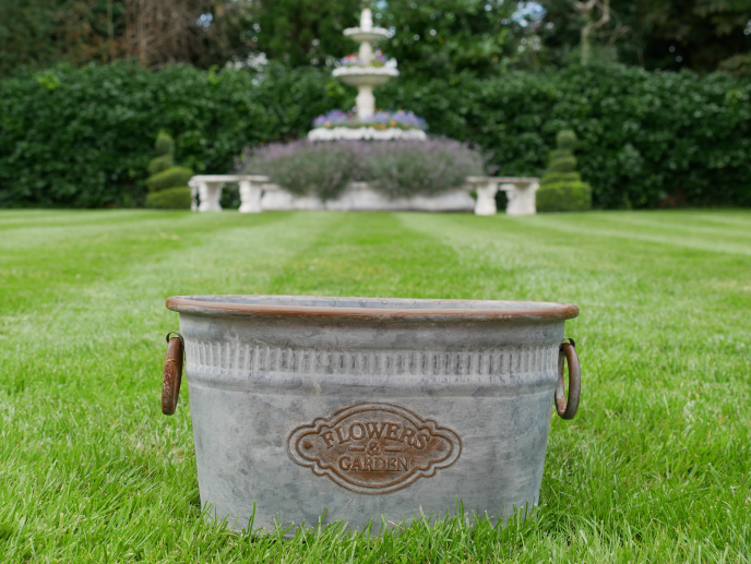 Dutch Imports Planter