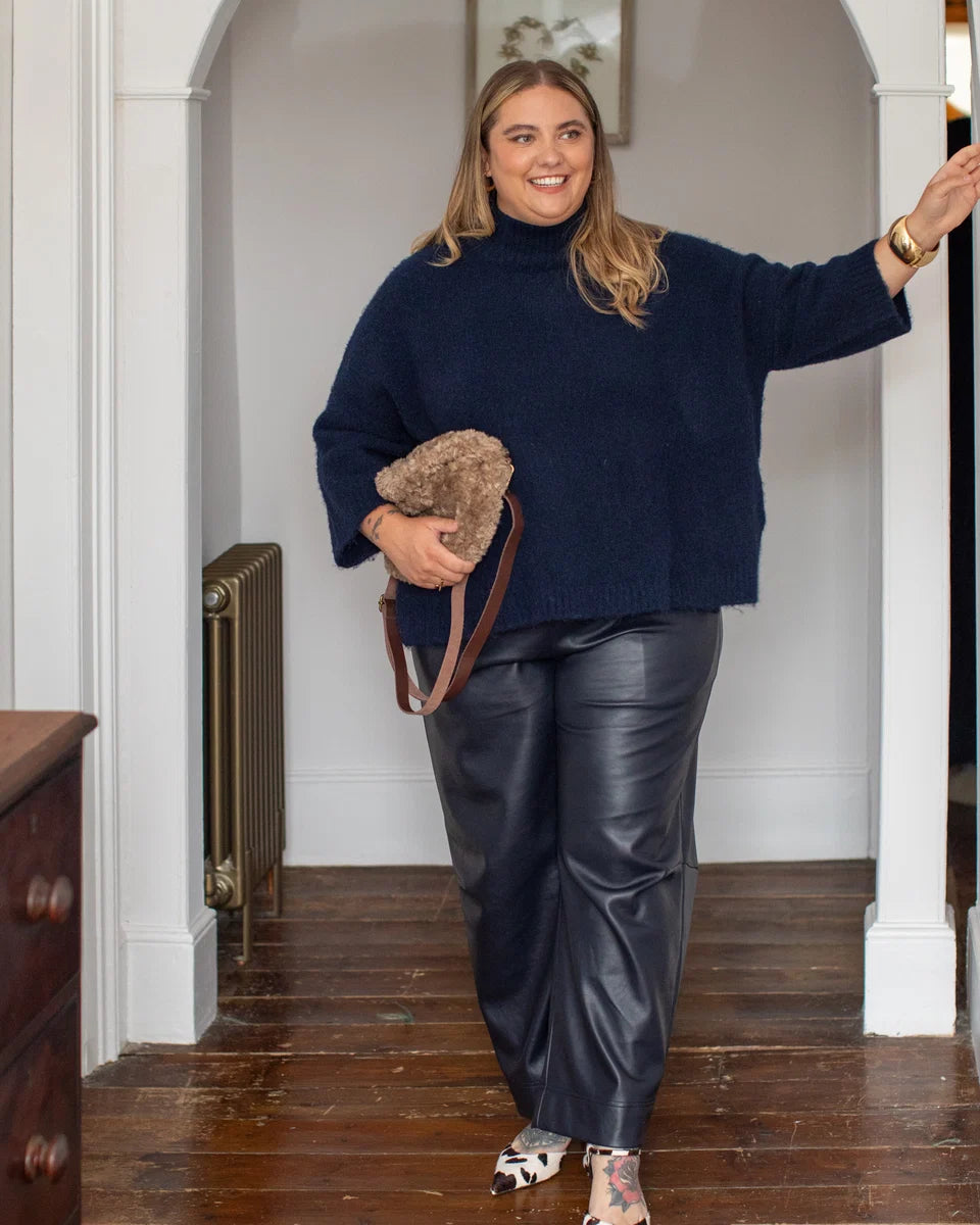 Vicky Jumper Fluffy Navy