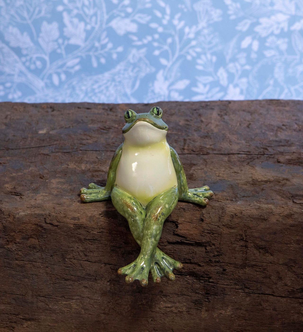 London Ornaments Shelf Frog