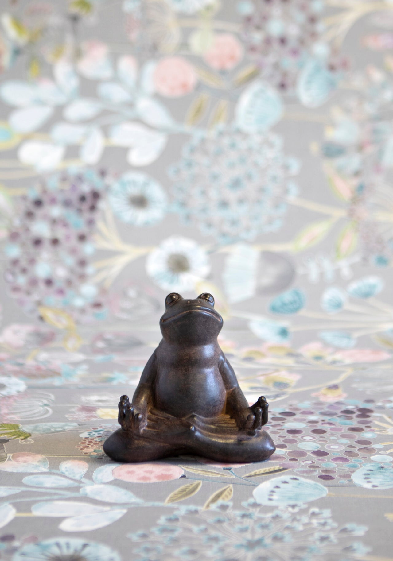London Ornaments Zen Frog