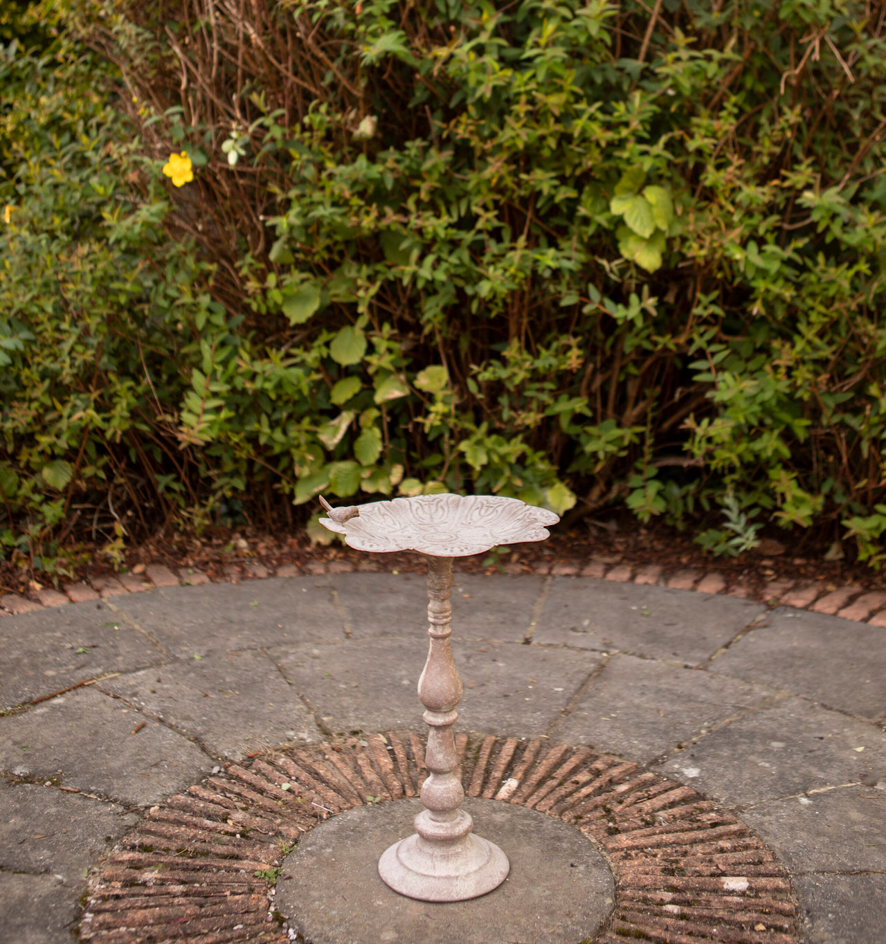 London Ornaments Bird Table Gris