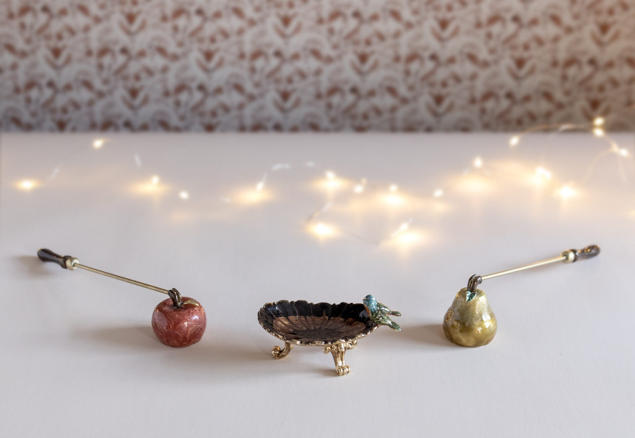 London Ornaments Apple Snuffer