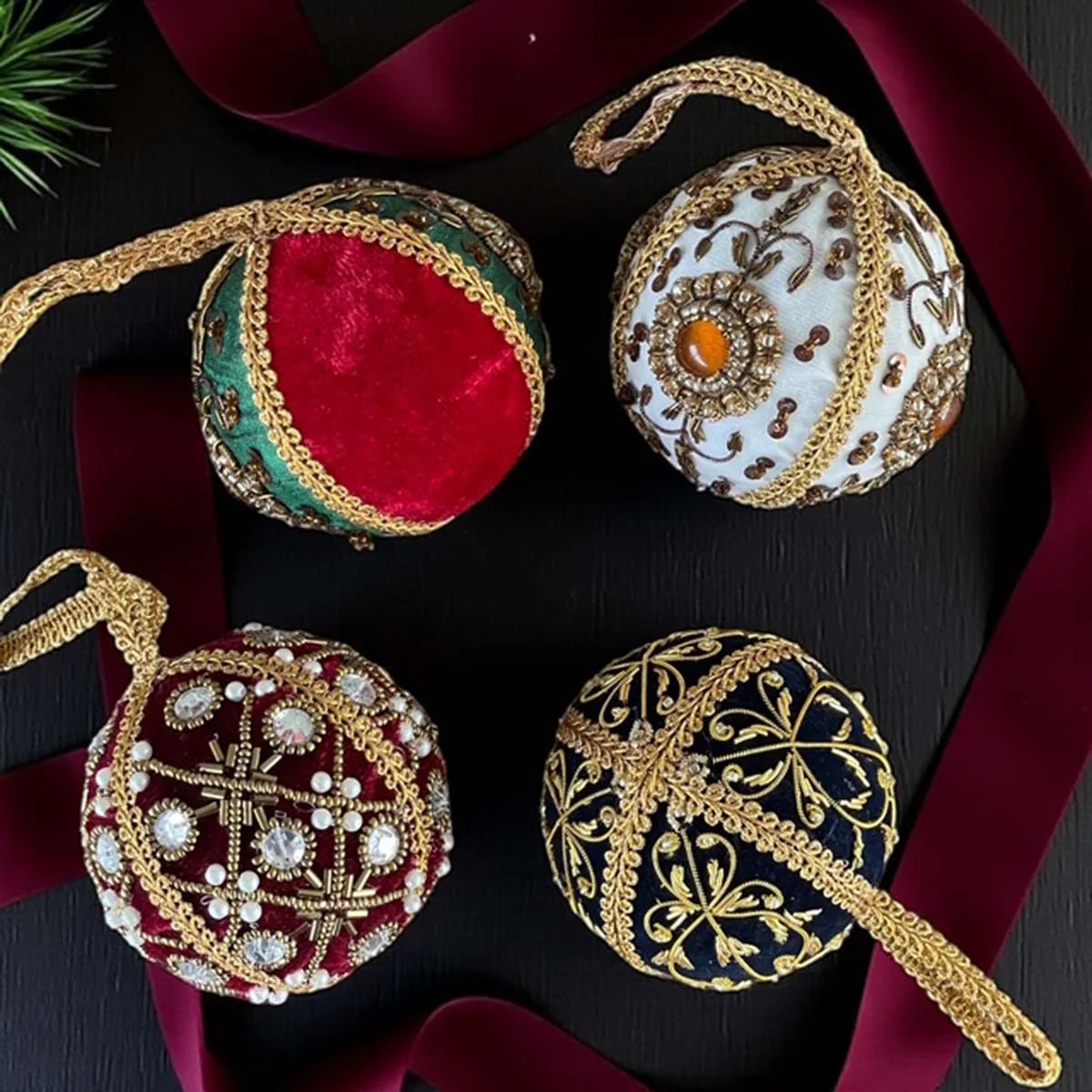 Biggie Best Red/Green Royal Bauble