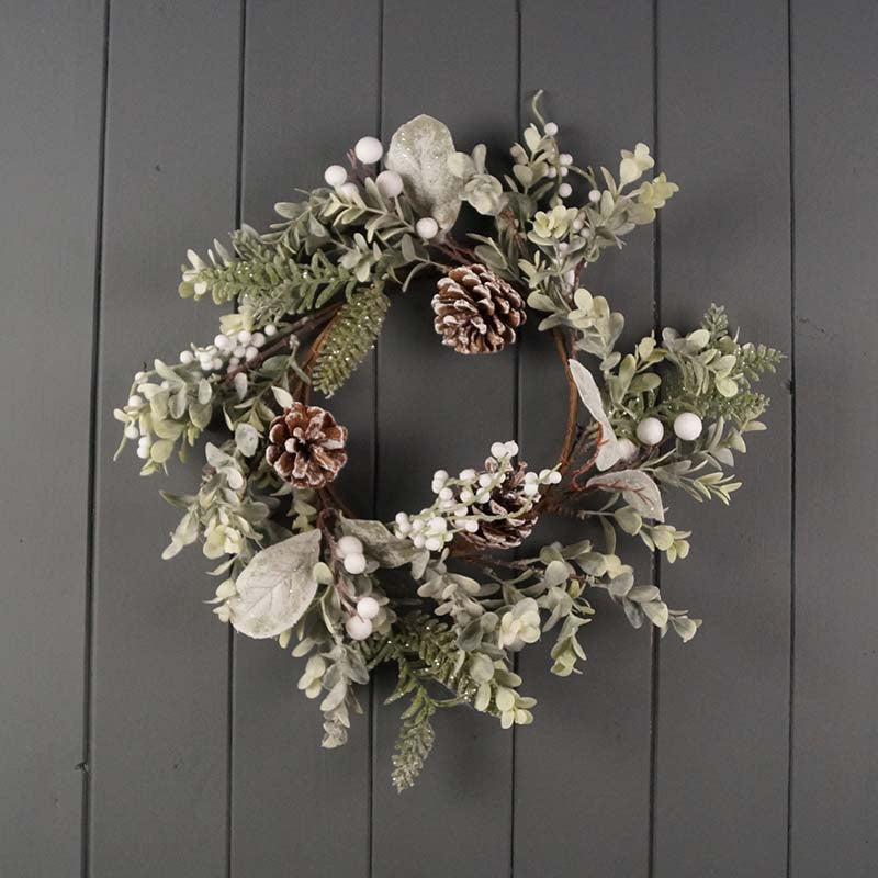 Satchville White Berry Wreath