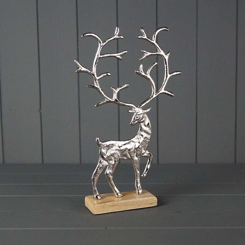 Satchville Metal Reindeer