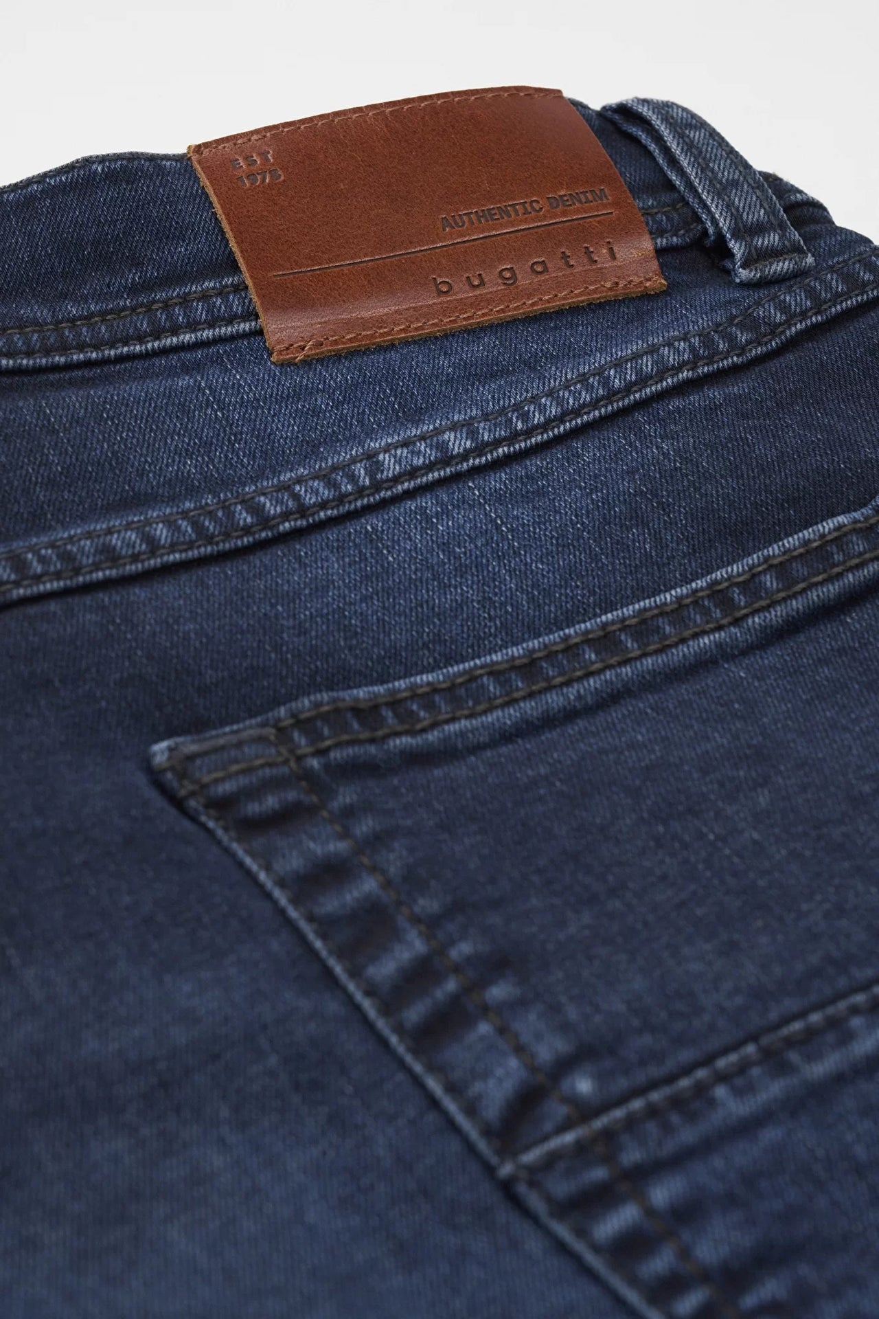 Bugatti Regular Mid Blue Jeans