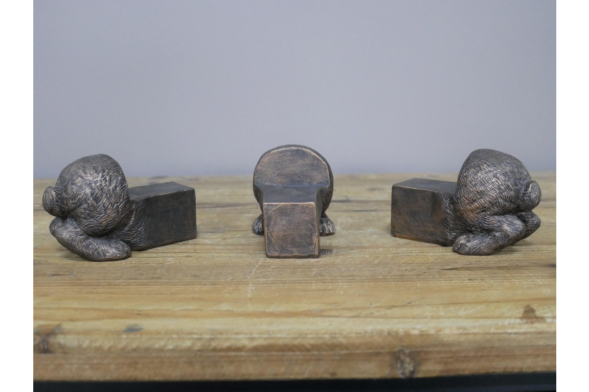 Dutch Imports Set of 3 Rabbit Pot Stands