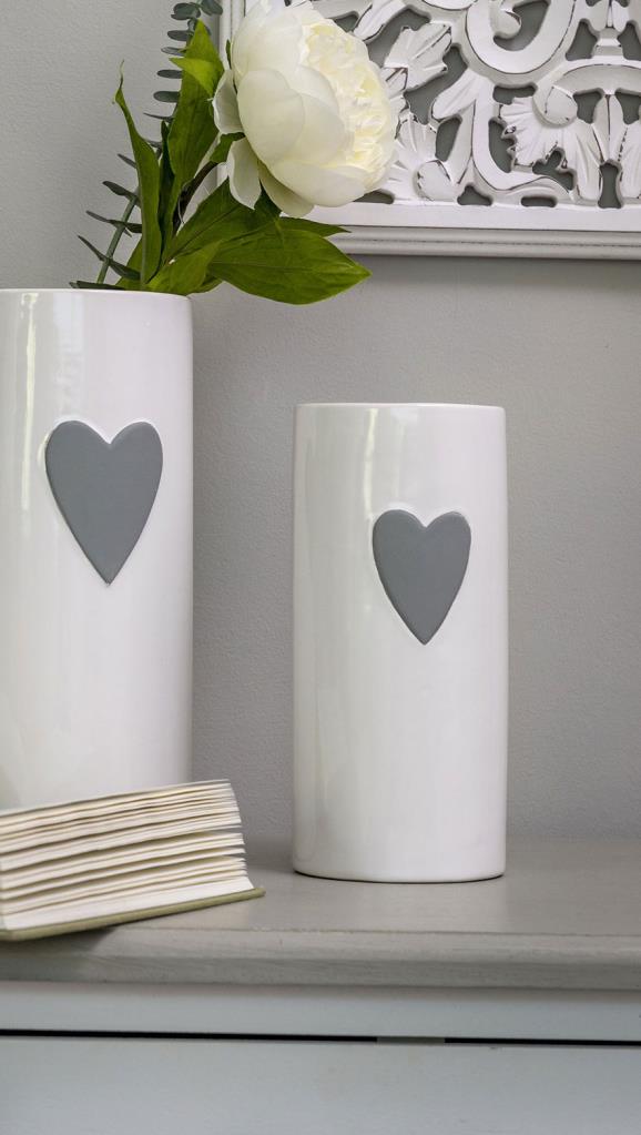 Retreat small Grey Heart White Ceramic Vase
