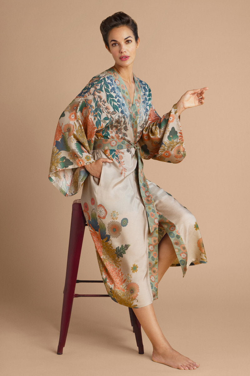 Powder Trailing Wisteria Coconut Kimono Gown